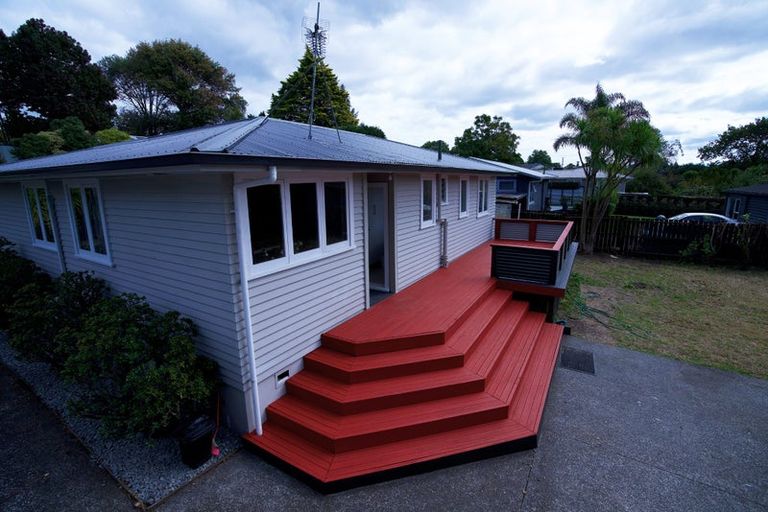 Photo of property in 12 Lucinda Place, Glen Eden, Auckland, 0602