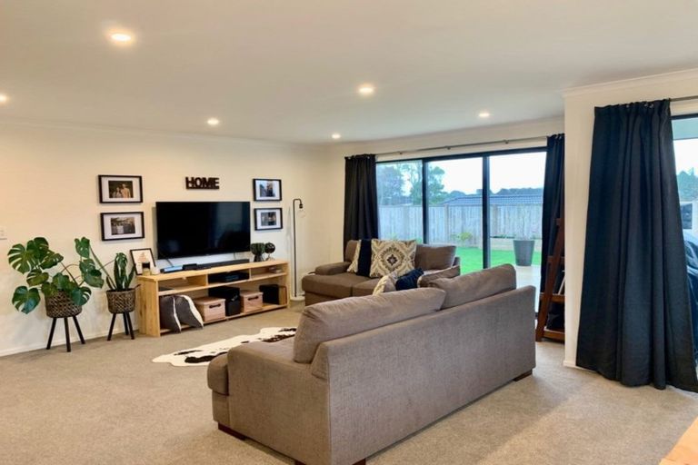 Photo of property in 25 Dreaver Drive, Waitara, 4320