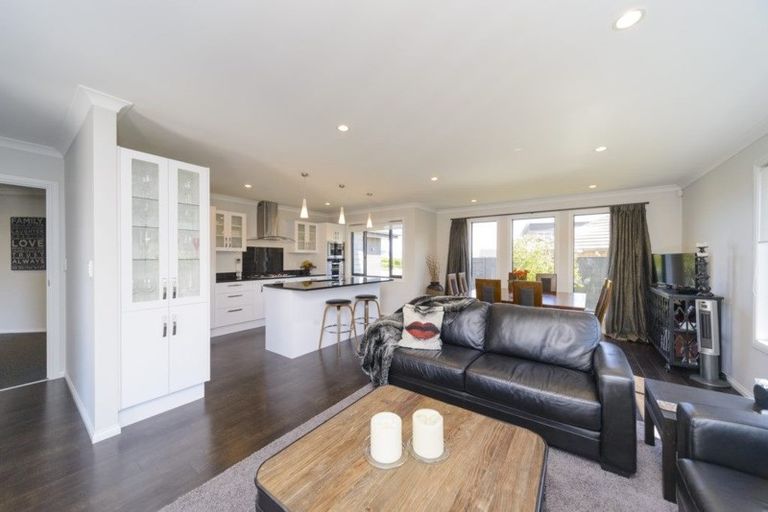 Photo of property in 25 Trump Place, Kelvin Grove, Palmerston North, 4414