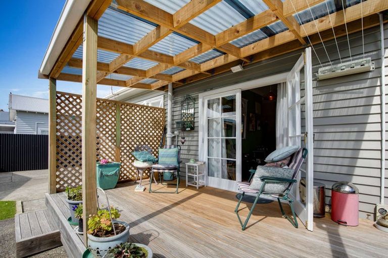 Photo of property in 99 Heretaunga Street, Palmerston North, 4414