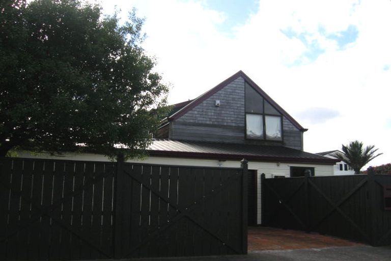 Photo of property in 14a Wai-iti Crescent, Woburn, Lower Hutt, 5010