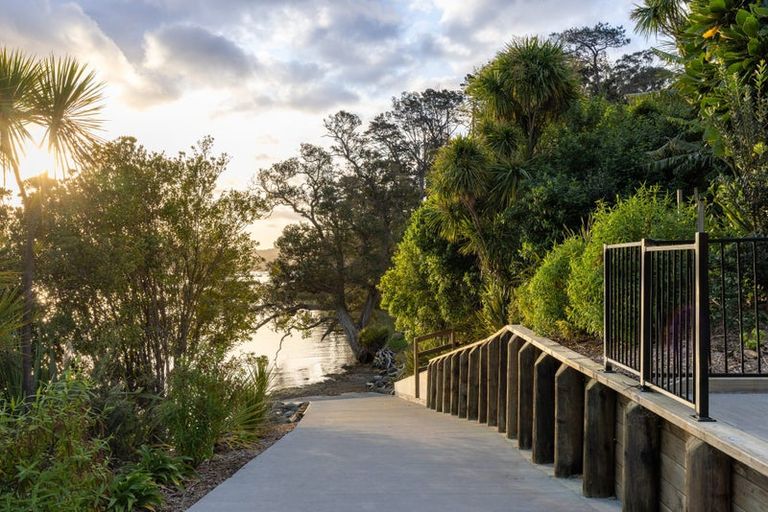 Photo of property in 16 Grant Street, Mahurangi East, Warkworth, 0982