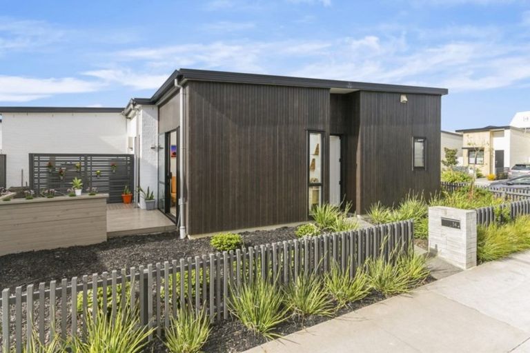 Photo of property in 34 Onekiritea Road, Hobsonville, Auckland, 0616