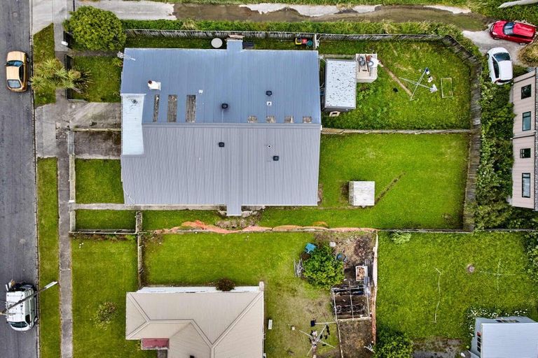 Photo of property in 24-26 Hanson Grove, Stokes Valley, Lower Hutt, 5019