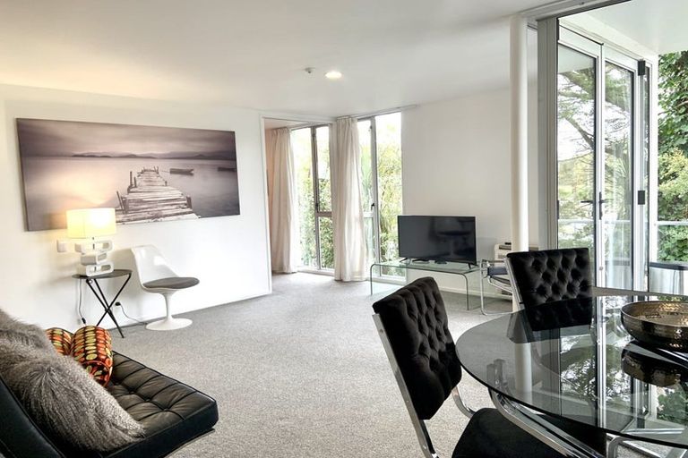 Photo of property in 2/15 Peterborough Street, Christchurch Central, Christchurch, 8013