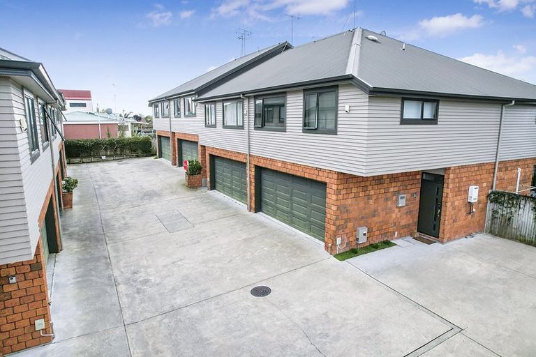 Photo of property in 12c Kelvin Place, Hamilton East, Hamilton, 3216