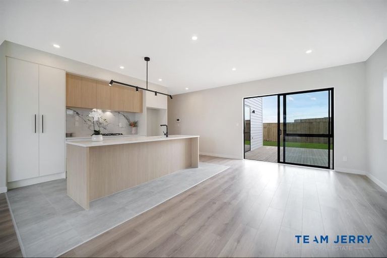 Photo of property in 101 Mutetai Road, Clarks Beach, 2122