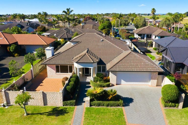Photo of property in 29 Saint Heliers Place, Papamoa Beach, Papamoa, 3118