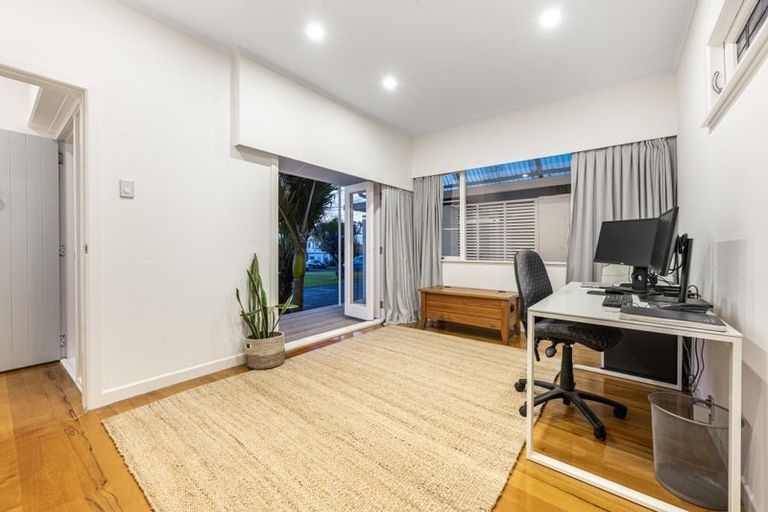 Photo of property in 43 Aramoana Avenue, Devonport, Auckland, 0624