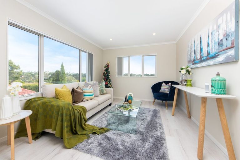 Photo of property in 14a Bishop Street, Green Bay, Auckland, 0604