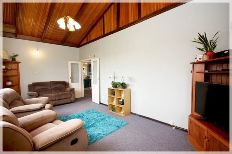Photo of property in 27 Punga Street, Tangimoana, 4822