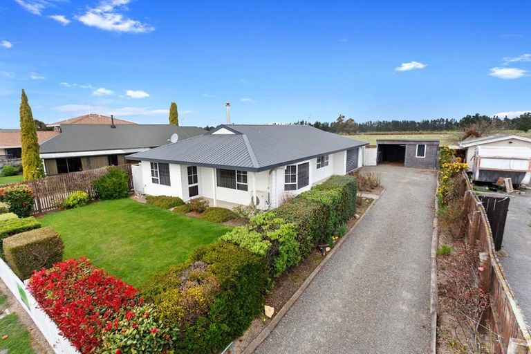 Photo of property in 28 Seadown Crescent, Amberley, 7410