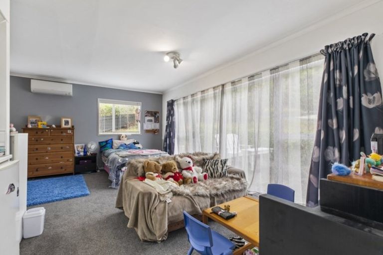 Photo of property in 39 Pohutukawa Avenue, Shelly Park, Auckland, 2014