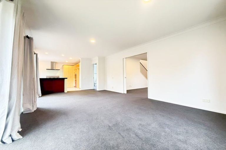 Photo of property in 26 Coachman Drive, Flat Bush, Auckland, 2016