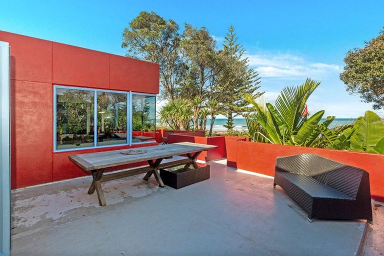 Photo of property in 11 Makorori Beach Road, Makorori, Gisborne, 4073