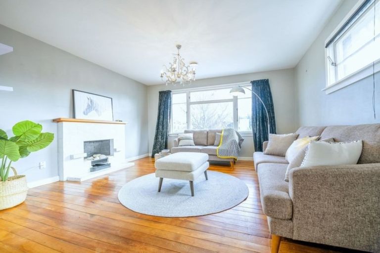 Photo of property in 106 Avonhead Road, Avonhead, Christchurch, 8042