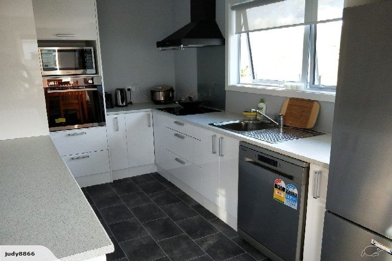 Photo of property in 2 Bell Street, Tawa, Wellington, 5028