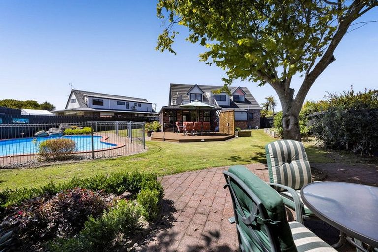 Photo of property in 9 County Drive, Hawera, 4610