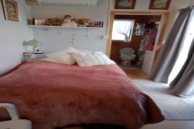 Photo of property in 42 Normanby Street, Woodville, 4920