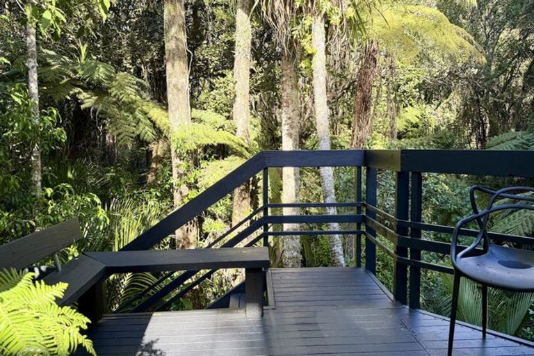 Photo of property in 1/9a Wyvern Place, Glenfield, Auckland, 0629
