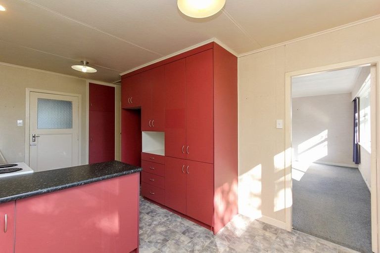 Photo of property in 9 Sardinha Place, Marfell, New Plymouth, 4310