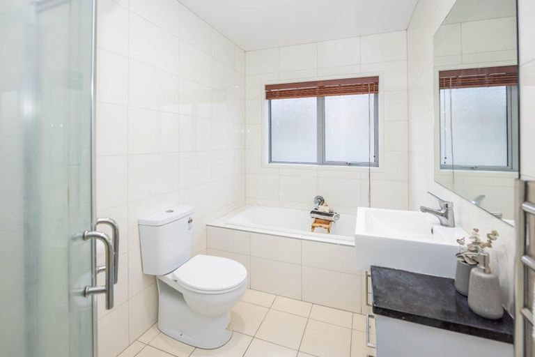 Photo of property in 33 Chadwick Place, Rototuna North, Hamilton, 3210