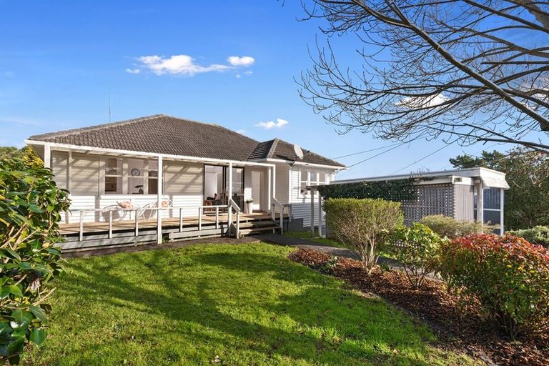 Photo of property in 1/28 Neal Avenue, Glenfield, Auckland, 0629