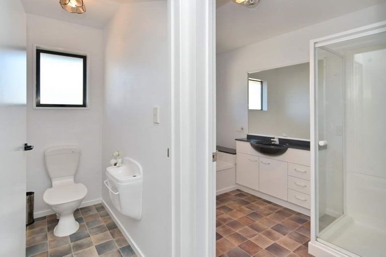 Photo of property in 10 Mclean Place, Woodend, 7610