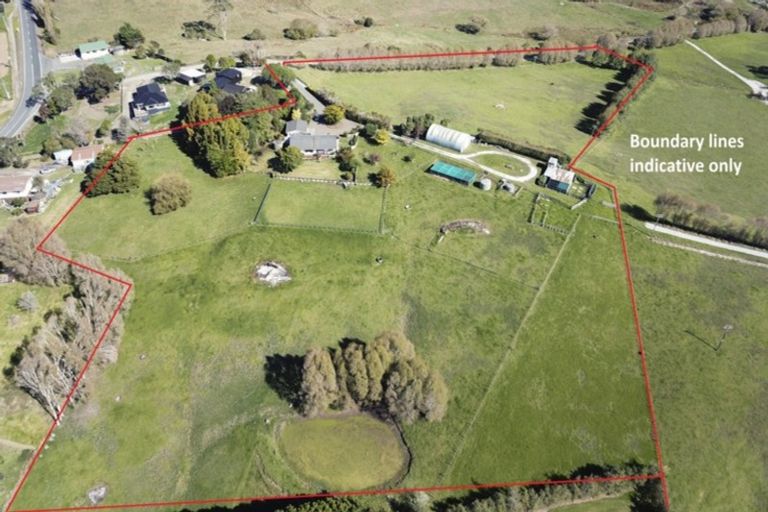 Photo of property in 4 Horniblow Road, Matakohe, 0594