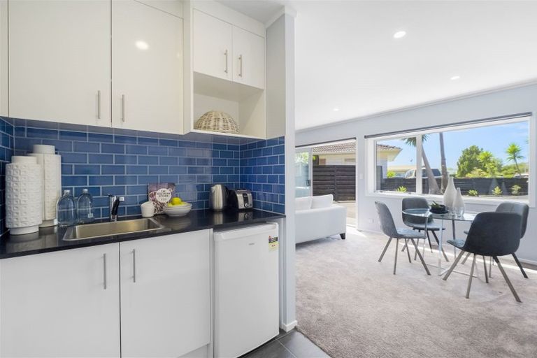 Photo of property in 14 Paulange Place, Pakuranga Heights, Auckland, 2010