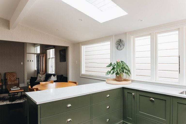 Photo of property in 26 Roxburgh Street, Mount Victoria, Wellington, 6011