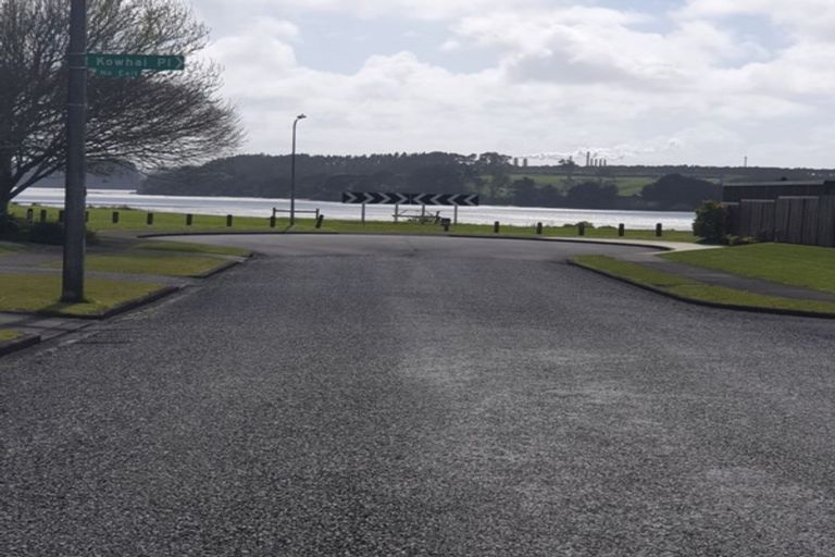 Photo of property in 126 Racecourse Road, Waiuku, 2123