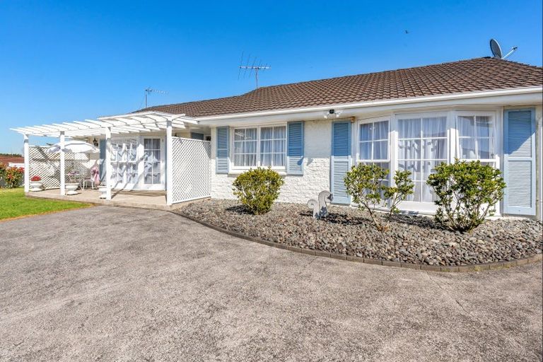 Photo of property in 5 Rene Place, Sunnyhills, Auckland, 2010