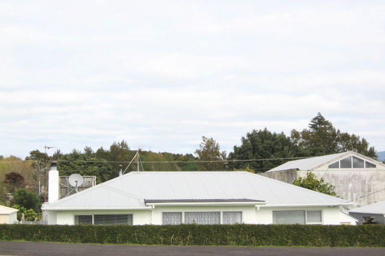 Photo of property in 31 Birdwood Avenue, Moturoa, New Plymouth, 4310