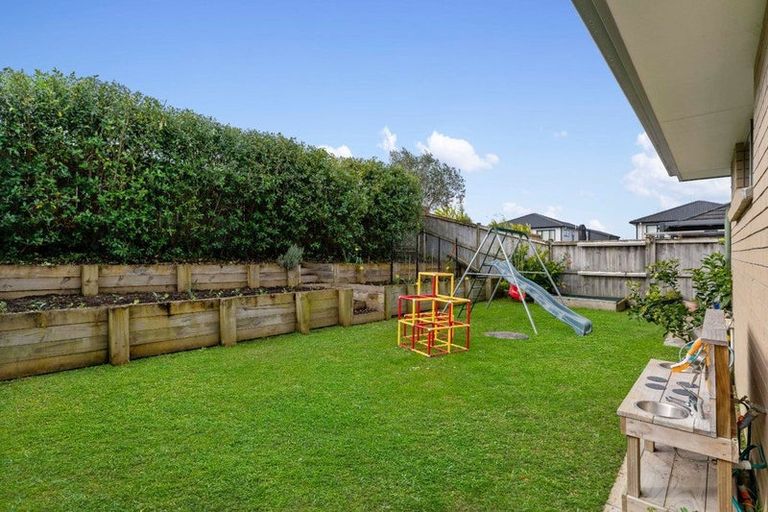 Photo of property in 44 Adams Road South, Pukekohe, 2120