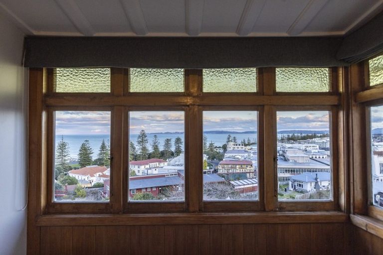 Photo of property in 16 Brewster Street, Bluff Hill, Napier, 4110