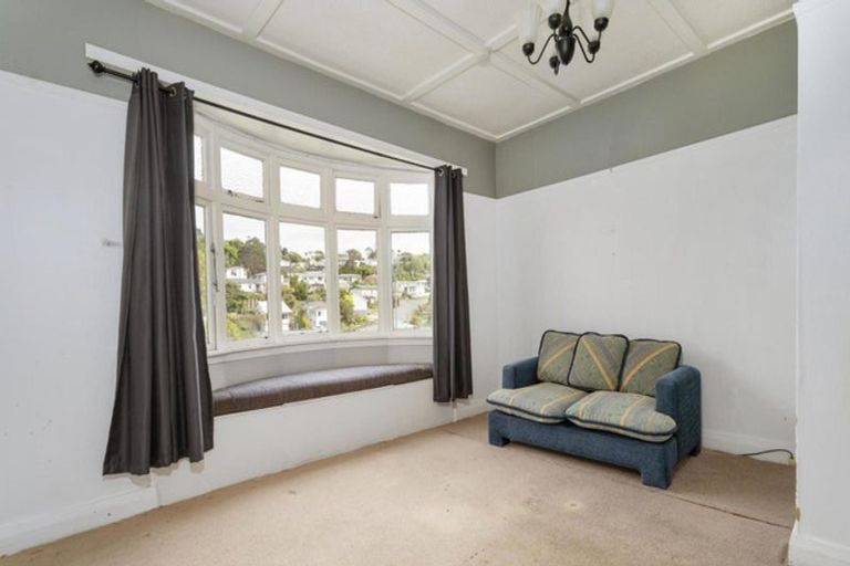 Photo of property in 190 Newlands Road, Newlands, Wellington, 6037