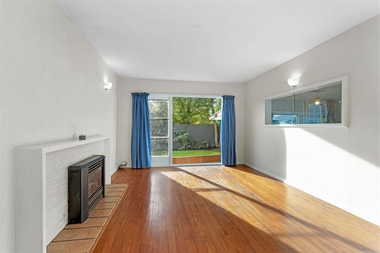 Photo of property in 2/64 Kirkwood Avenue, Upper Riccarton, Christchurch, 8041