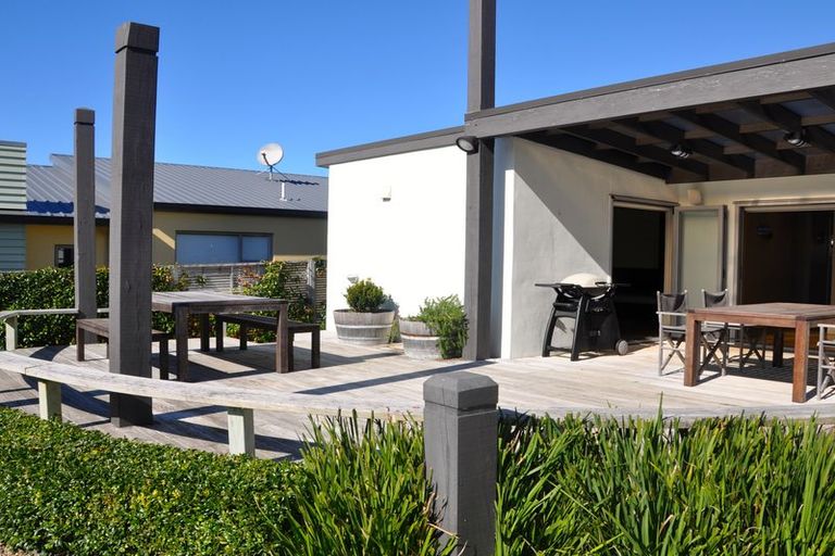 Photo of property in 16 Ocean View Road, Waihi Beach, 3611