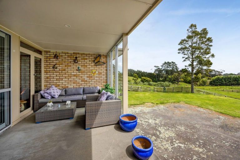 Photo of property in 200 Paraite Road, Paraite, New Plymouth, 4373