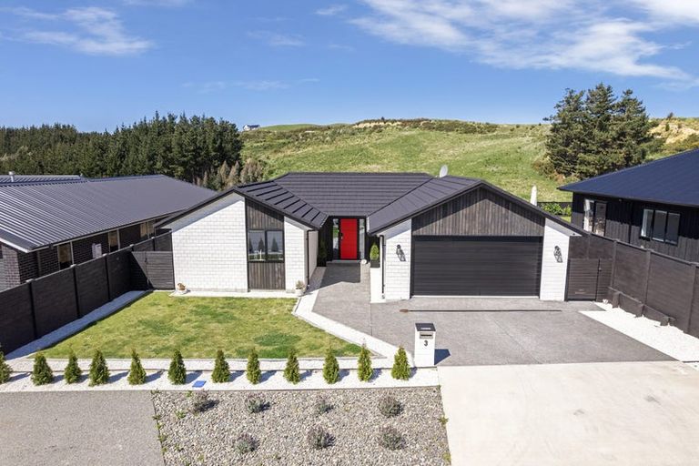 Photo of property in 3 Foremast Place, Whitby, Porirua, 5024