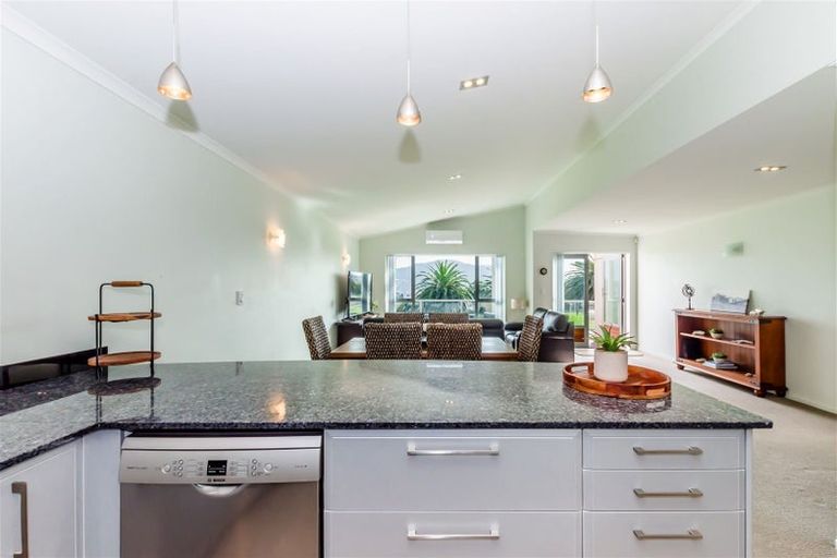 Photo of property in 4/1 Marine Parade, Paraparaumu Beach, Paraparaumu, 5032