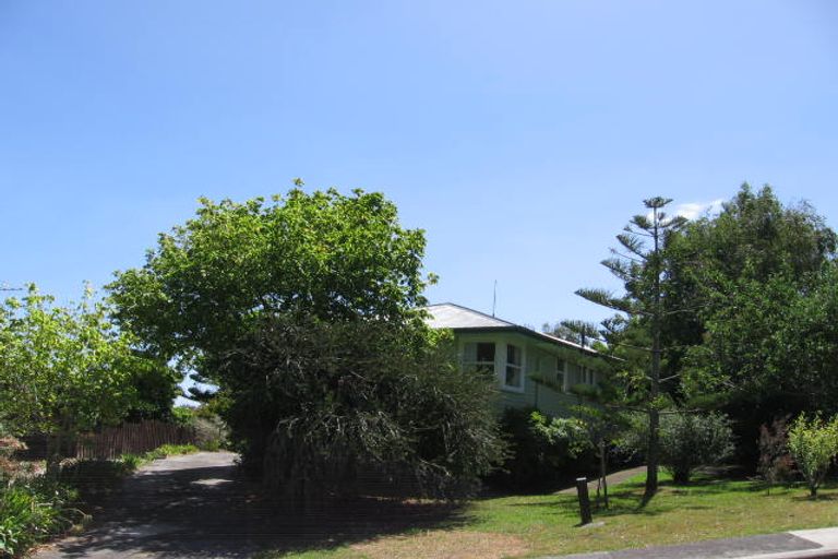 Photo of property in 18 Seon Place, Birkdale, Auckland, 0626