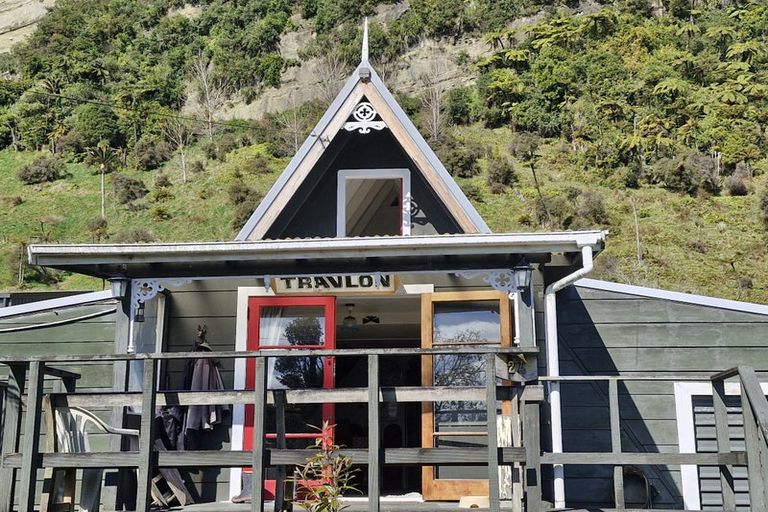 Photo of property in 24 Horncastle Crescent, Little Wanganui, Karamea, 7893