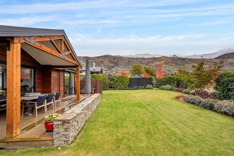 Photo of property in 12 Sapphire Spring Rise, Wanaka, 9305