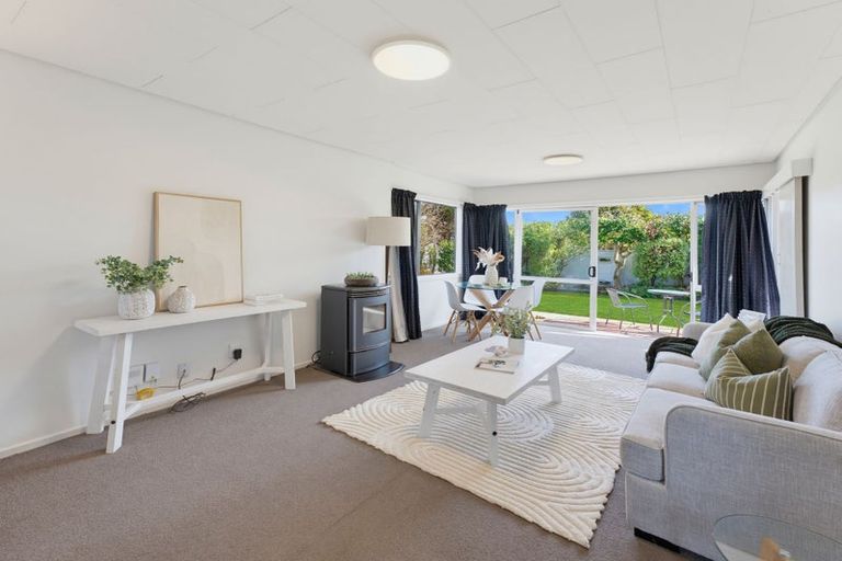 Photo of property in 1 Quinton Place, Bishopdale, Christchurch, 8053