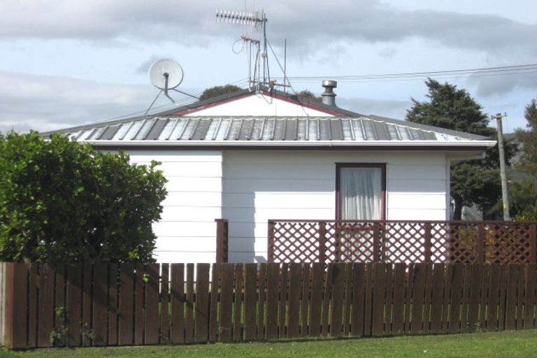 Photo of property in 2 Rata Street, Tokomaru, Palmerston North, 4474