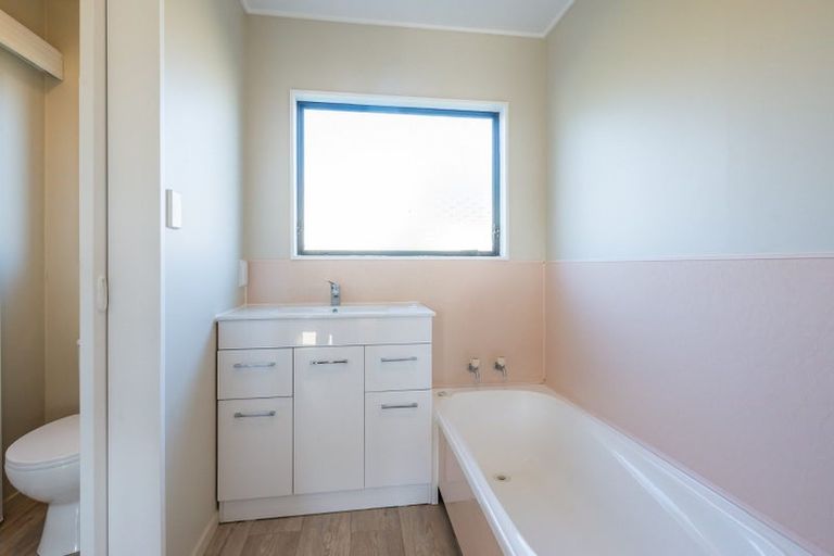 Photo of property in 66 Queens Road, Waikanae Beach, Waikanae, 5036