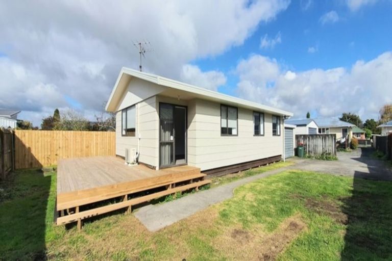 Photo of property in 2/35 Hill Crescent, Papakura, 2110
