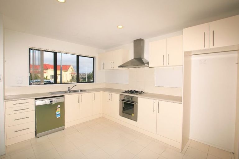Photo of property in Albany Gardens, 23 Masons Road, Oteha, Auckland, 0632